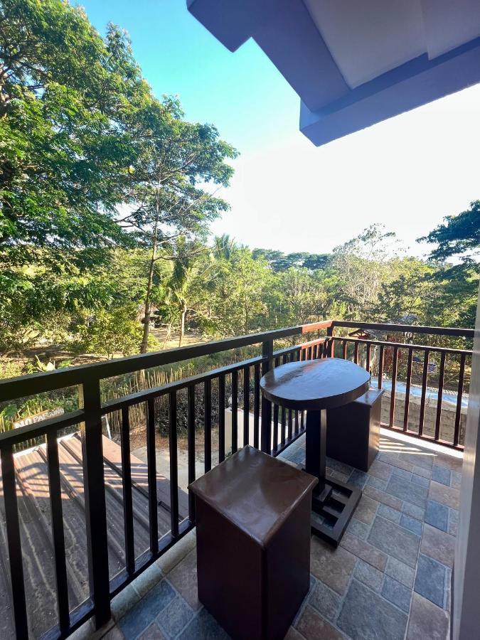 Island Wanderers Inn Coron Exterior photo