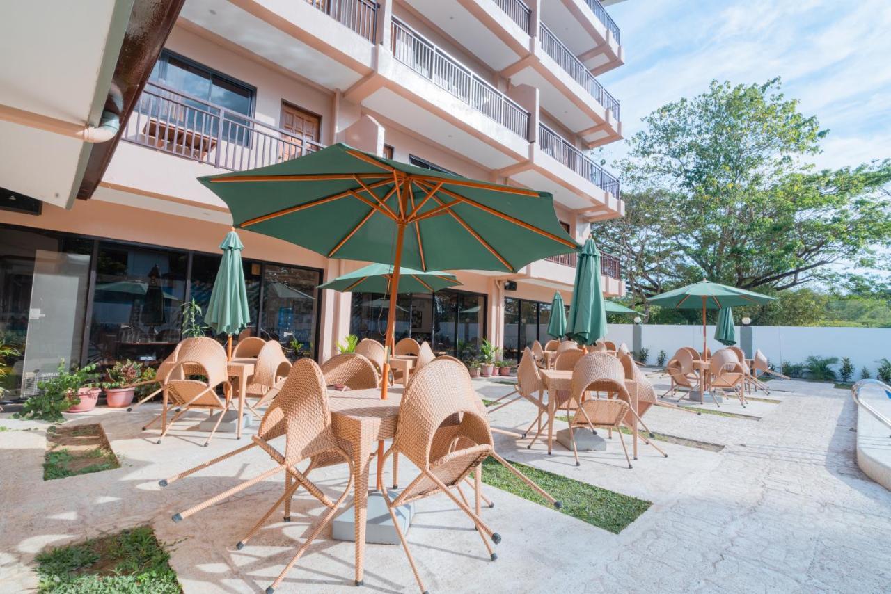 Island Wanderers Inn Coron Exterior photo