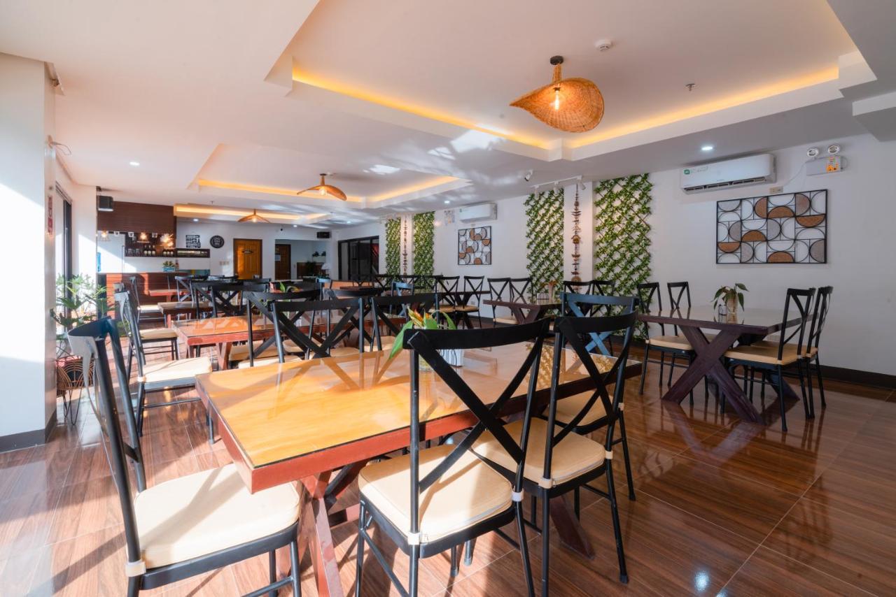 Island Wanderers Inn Coron Exterior photo